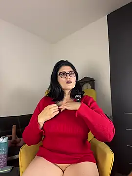 Snapshot of adriana71 chatting on 06/30/26, 04:02 adriana71 online show from 06/30/26, 04:02