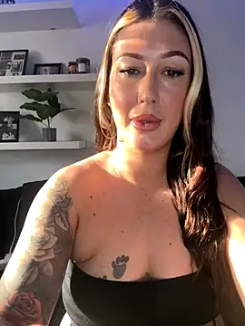 MissyLeeX online show from 10/05/25, 08:45