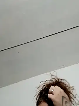 Snapshot of AlSvezia chatting on 01/18/25, 03:53 AlSvezia online show from 01/18/25, 03:53