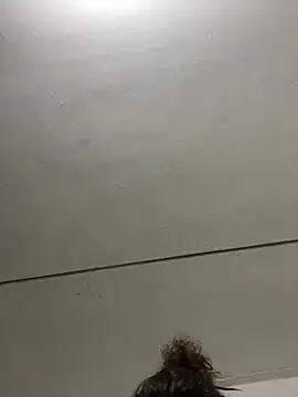 Snapshot of AlSvezia chatting on 03/13/25, 09:05 AlSvezia online show from 03/13/25, 09:05