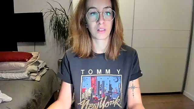 DesireMore90 online show from 01/05/25, 05:51