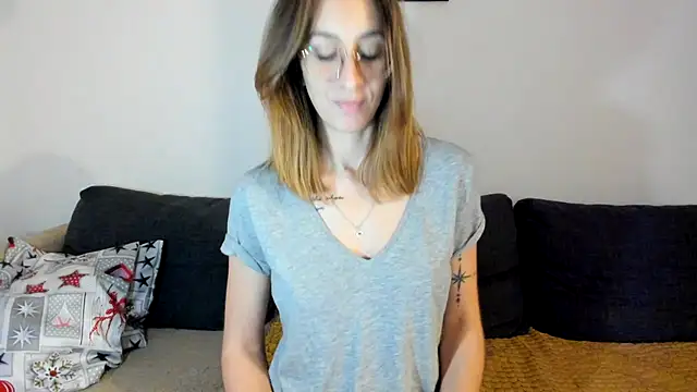 DesireMore90 online show from 02/05/25, 07:42