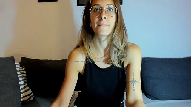 DesireMore90 online show from 09/10/25, 09:15