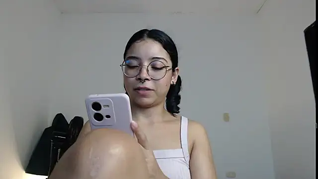 Snapshot of Putaku_San chatting on 11/11/25, 04:45 Putaku San online show from 11/11/25, 04:45