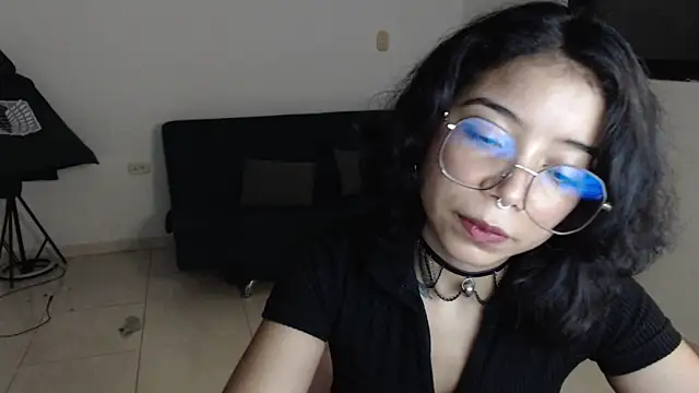 Snapshot of Putaku_San chatting on 11/19/25, 03:39 Putaku San online show from 11/19/25, 03:39