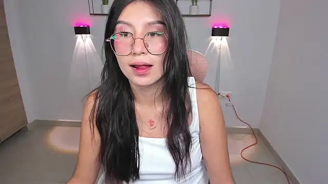 Snapshot of emily_villamil chatting on 02/07/26, 09:51 emily villamil online show from 02/07/26, 09:51