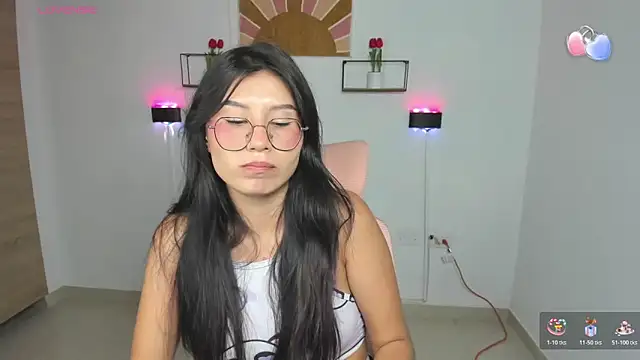 Snapshot of emily_villamil chatting on 02/11/26, 08:25 emily villamil online show from 02/11/26, 08:25