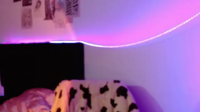 Snapshot of Coralinnee_ chatting on 01/26/25, 07:53 Coralinnee online show from 01/26/25, 07:53