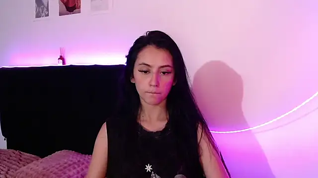 Snapshot of Coralinnee_ chatting on 03/19/25, 04:03 Coralinnee online show from 03/19/25, 04:03