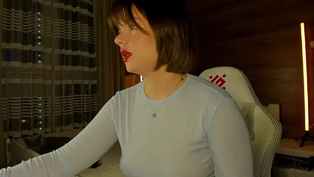 Snapshot of Elizabeth_Hottie_ chatting on 05/18/26, 11:21 Elizabeth Hottie online show from 05/18/26, 11:21