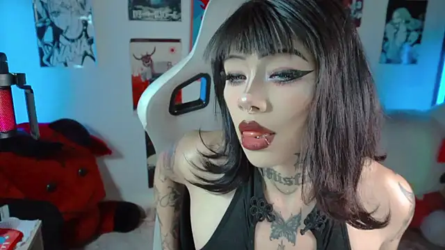 Deadly Doll online show from 09/18/25, 10:34