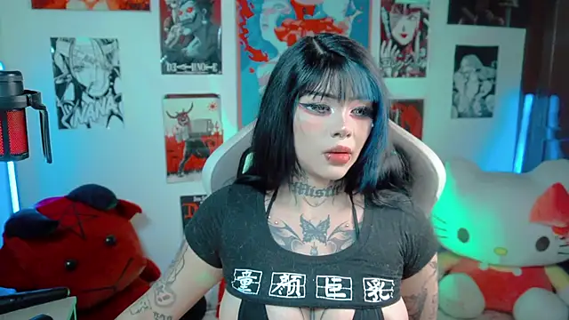 Snapshot of Deadly_Doll chatting on 07/24/26, 08:29 Deadly Doll online show from 07/24/26, 08:29