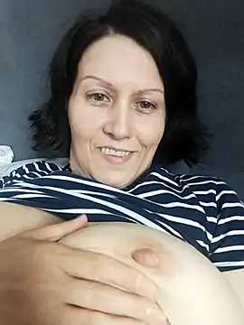 Snapshot of Mira_bel chatting on 07/02/26, 02:56 Mira bel online show from 07/02/26, 02:56