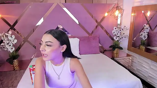 Snapshot of SHANONCLARK chatting on 02/25/25, 07:03 SHANONCLARK online show from 02/25/25, 07:03