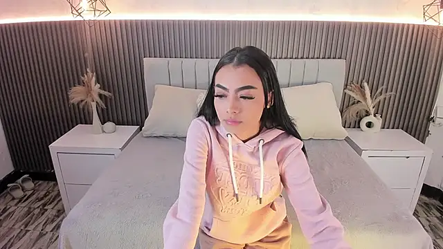 Snapshot of SHANONCLARK chatting on 09/18/25, 07:05 SHANONCLARK online show from 09/18/25, 07:05