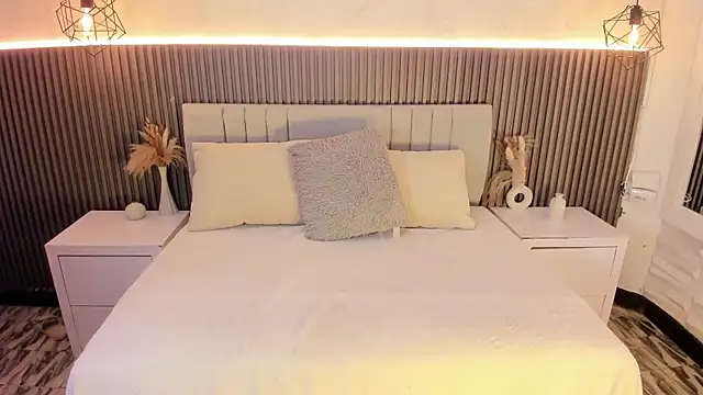 Snapshot of SHANONCLARK chatting on 10/02/25, 07:10 SHANONCLARK online show from 10/02/25, 07:10