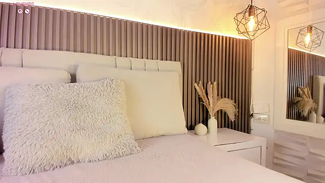 Snapshot of SHANONCLARK chatting on 10/30/25, 07:14 SHANONCLARK online show from 10/30/25, 07:14