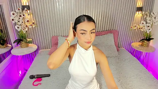 Snapshot of SHANONCLARK chatting on 11/02/25, 11:12 SHANONCLARK online show from 11/02/25, 11:12