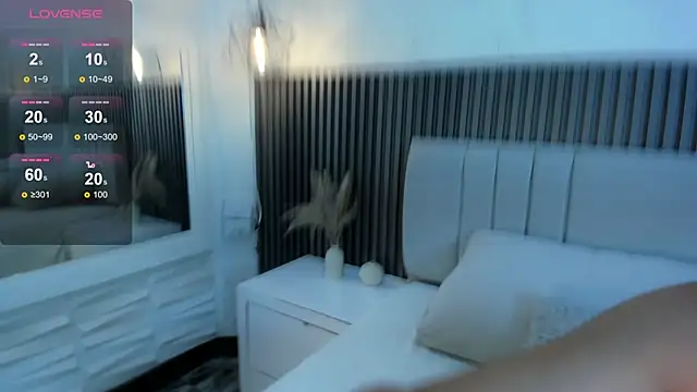 Snapshot of SHANONCLARK chatting on 11/05/25, 07:03 SHANONCLARK online show from 11/05/25, 07:03