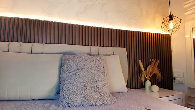 Snapshot of SHANONCLARK chatting on 01/06/26, 07:17 SHANONCLARK online show from 01/06/26, 07:17