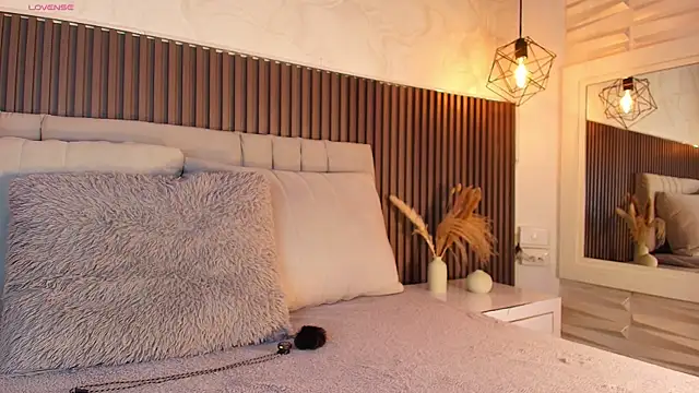 Snapshot of SHANONCLARK chatting on 01/10/26, 06:09 SHANONCLARK online show from 01/10/26, 06:09