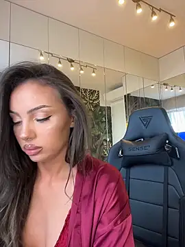 MileySin1111 online show from 04/04/26, 10:02