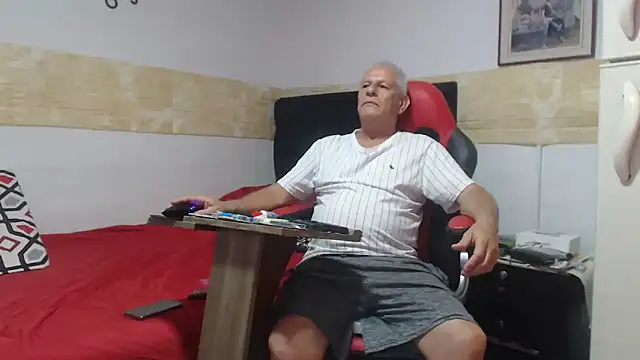 VALENTINO1983  online show from 09/09/25, 11:26