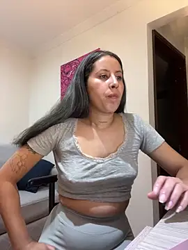 marthina thompsson online show from 02/17/25, 02:42