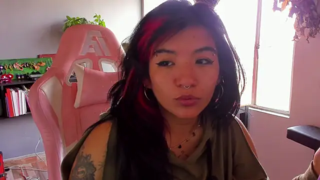 annie walker6 online show from 12/15/25, 06:45