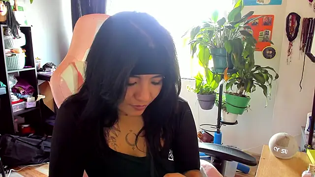 Snapshot of annie_walker6 chatting on 02/18/26, 07:54 annie walker6 online show from 02/18/26, 07:54