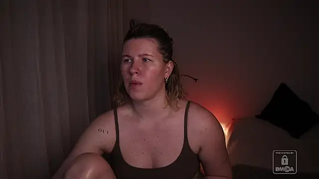 Snapshot of moonamii chatting on 02/11/26, 07:08 moonamii online show from 02/11/26, 07:08