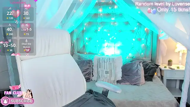 Snapshot of Ellie_Jhonson__ chatting on 01/14/25, 01:38 Ellie Jhonson   online show from 01/14/25, 01:38