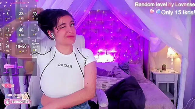 Snapshot of Ellie_Jhonson__ chatting on 03/18/25, 02:59 Ellie Jhonson   online show from 03/18/25, 02:59