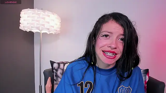 Snapshot of miss_canndy chatting on 12/11/24, 12:12 miss canndy online show from 12/11/24, 12:12