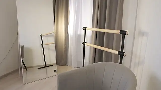 FiaMoor online show from 11/22/25, 11:20