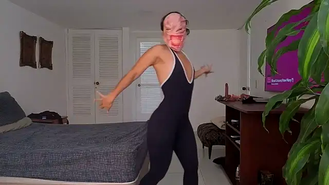 Snapshot of Princess_Celta chatting on 10/11/25, 03:21 Princess Celta online show from 10/11/25, 03:21