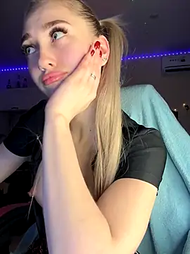 Good  Girl  online show from 09/28/25, 06:35