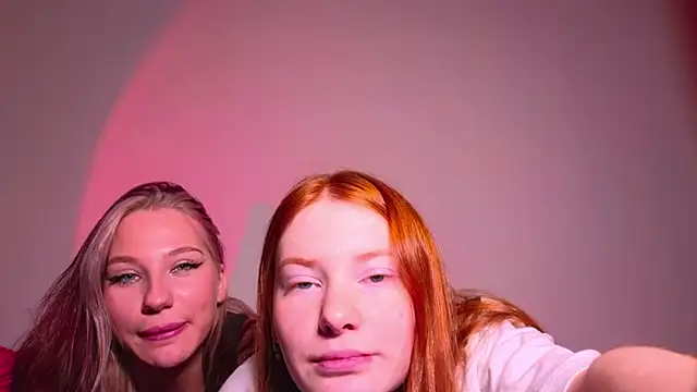 Snapshot of MiaKeler chatting on 12/13/24, 10:02 MiaKeler online show from 12/13/24, 10:02