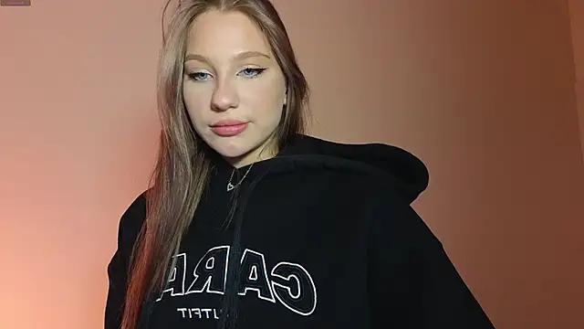 Snapshot of MiaKeler chatting on 01/31/25, 07:29 MiaKeler online show from 01/31/25, 07:29