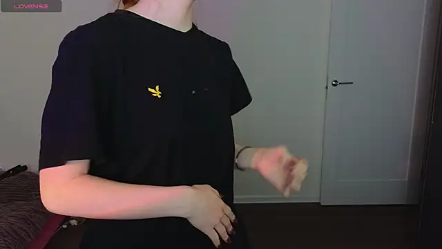 Snapshot of MiaKeler chatting on 02/08/25, 04:14 MiaKeler online show from 02/08/25, 04:14