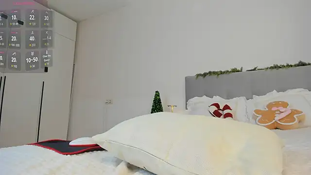 Snapshot of MiaKeler chatting on 01/05/26, 05:27 MiaKeler online show from 01/05/26, 05:27