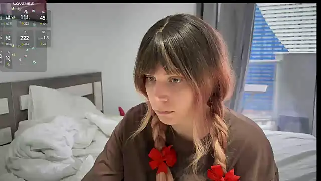 ShiroiFubuki online show from 09/18/25, 01:46