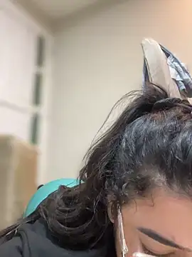 Lia flowers online show from 10/29/25, 11:17