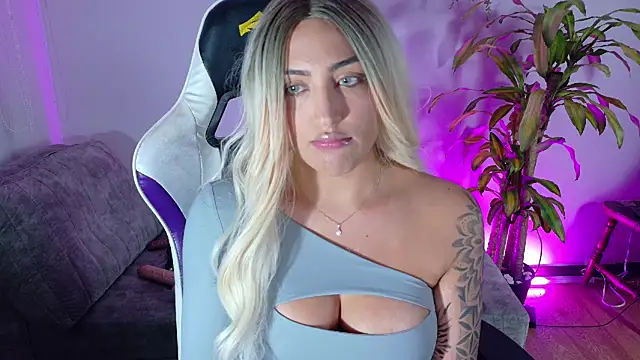 a belladanger online show from 10/25/25, 01:35