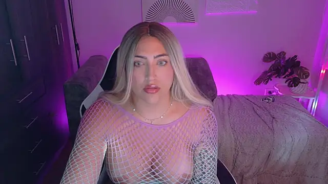 a belladanger online show from 04/12/26, 12:48