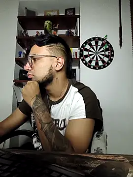 Snapshot of Andrew_slick chatting on 11/17/25, 04:51 Andrew slick online show from 11/17/25, 04:51