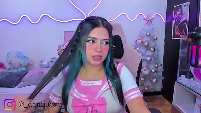 CuteDani  online show from 11/27/25, 06:15