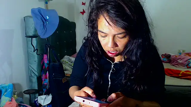 AmaraRoberts420 online show from 12/14/25, 04:45