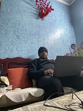 Dick 6inches online show from 12/15/25, 03:05