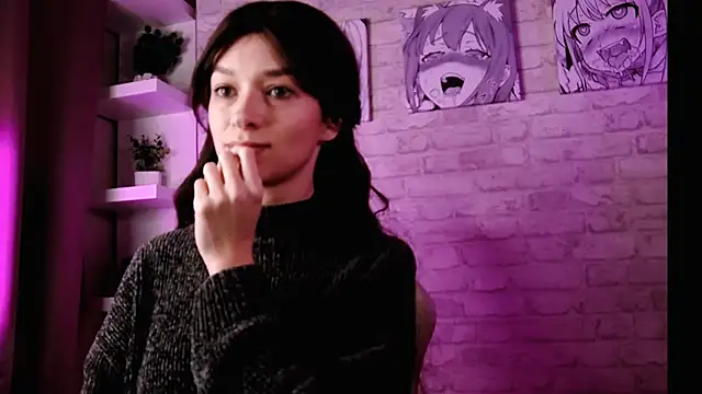 VivianLy  online show from 11/24/25, 10:37